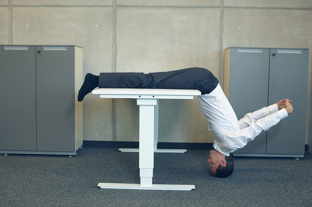 Achtung! Sitzen gefährdet Ihre Gesundheit – Was den Bürostuhl gefährlicher macht als den Glimmstängel
